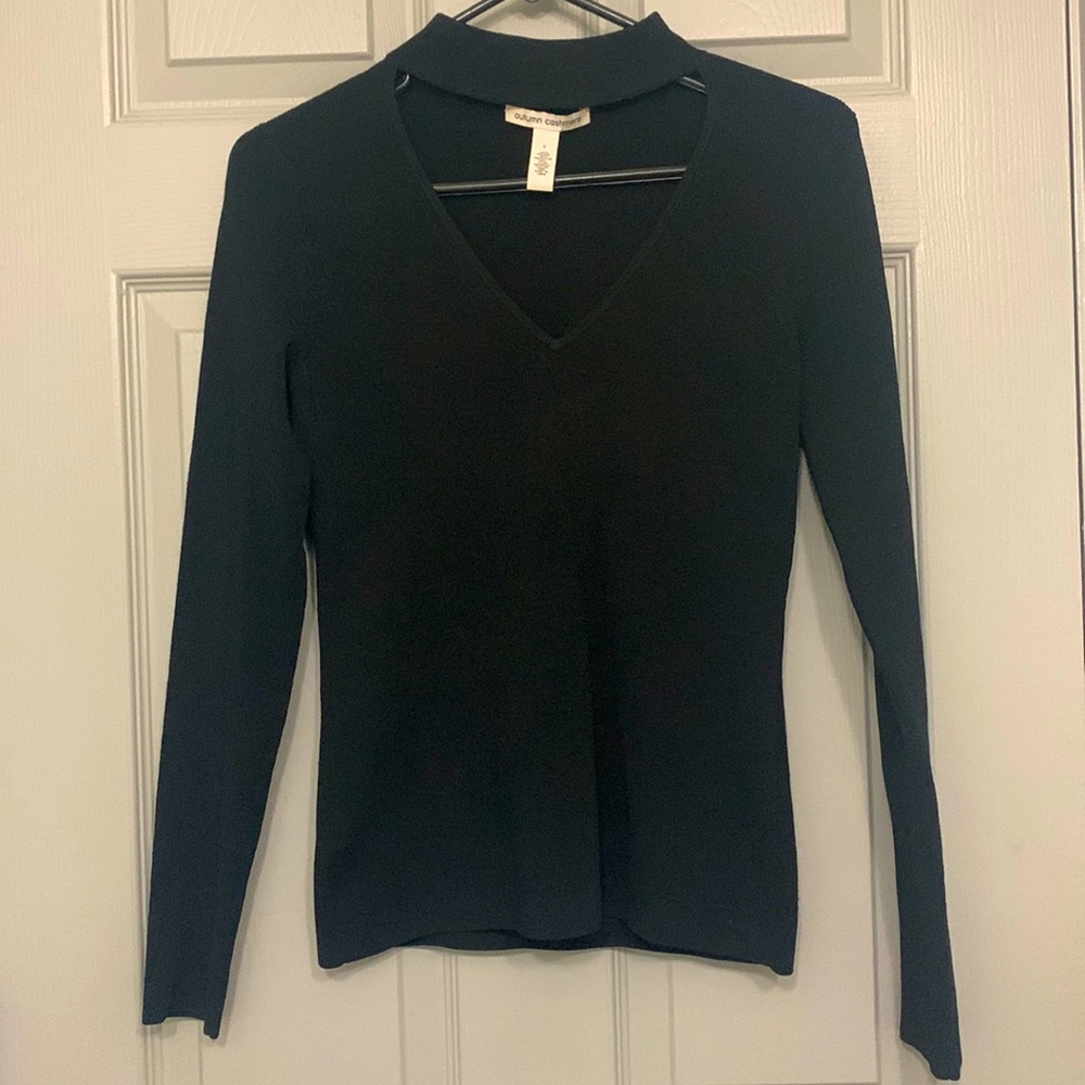 Cutout autumn cashmere, color black, size small.